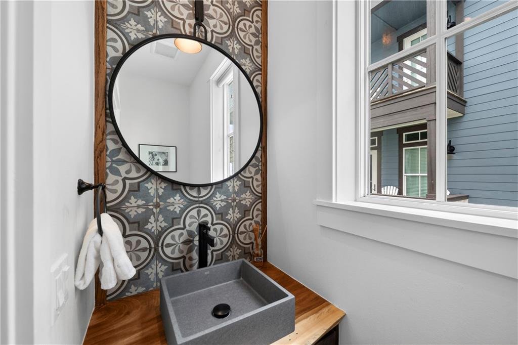 180 Sunset Ave 15.jpg