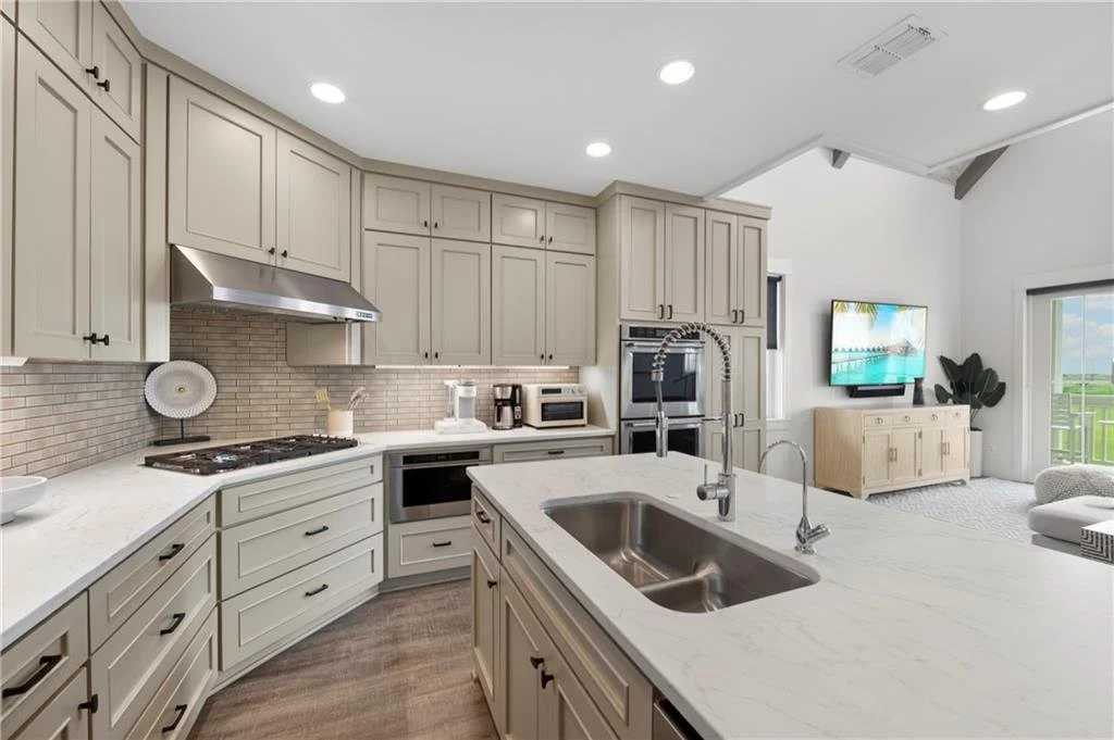 180 Sunset Ave 21.jpg