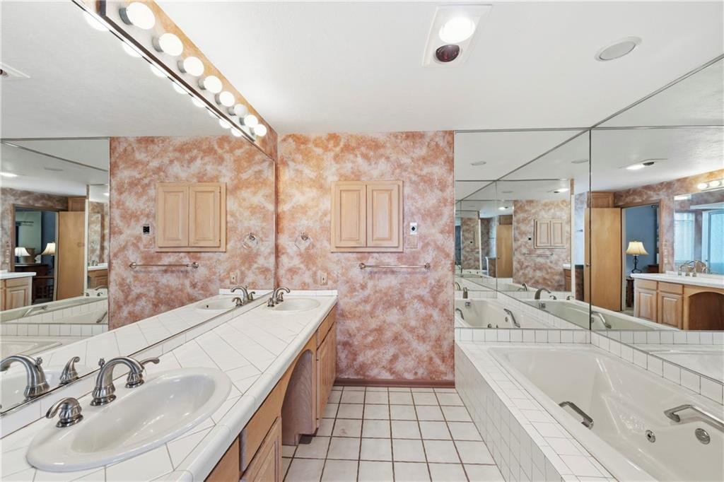 305 Marina Dr 22.jpg