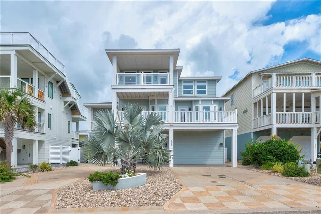 853 Oceanside Dr 1.jpg