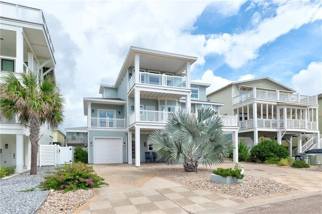 853 Oceanside Dr 2.jpg
