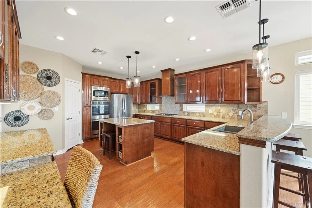 853 Oceanside Dr 4.jpg
