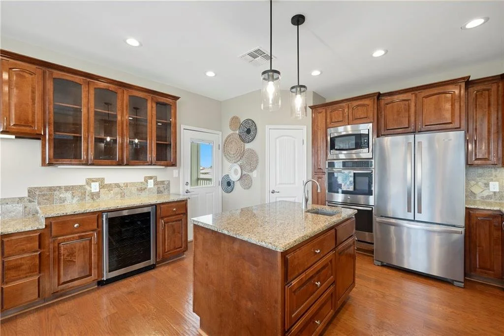 853 Oceanside Dr 6.jpg