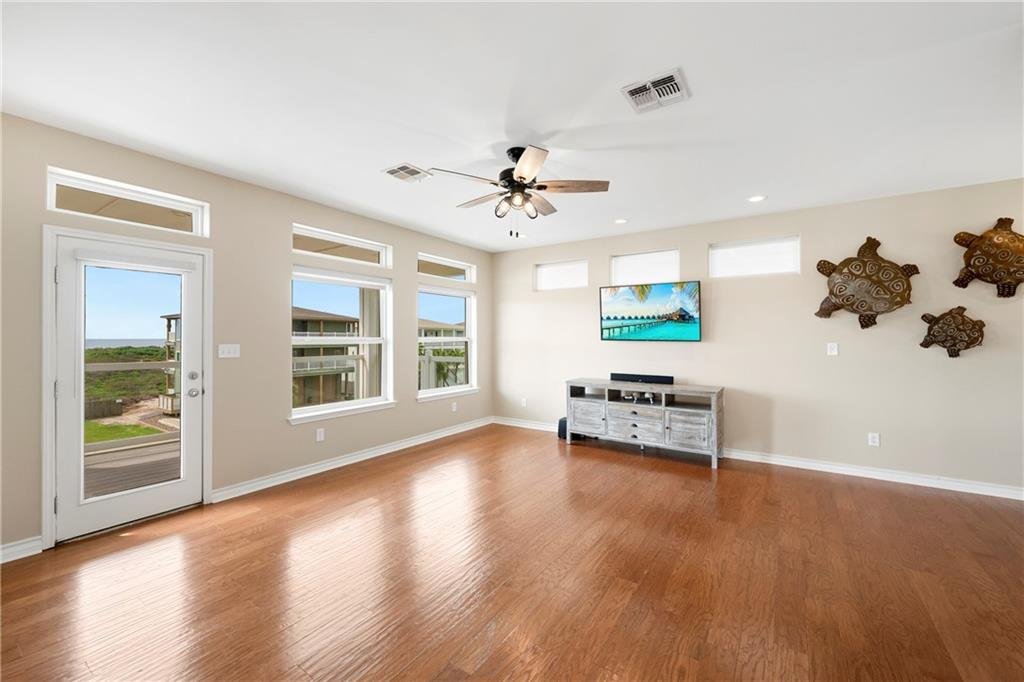853 Oceanside Dr 7.jpg