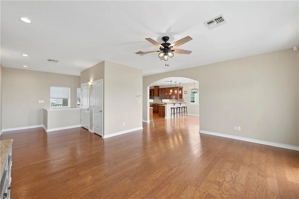 853 Oceanside Dr 8.jpg