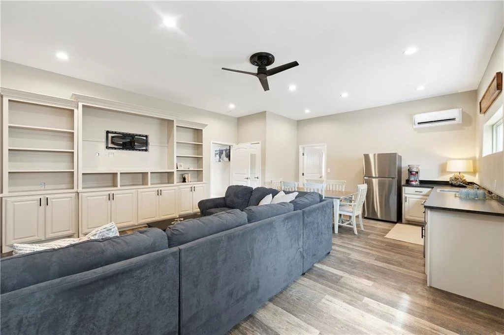853 Oceanside Dr 12.jpg