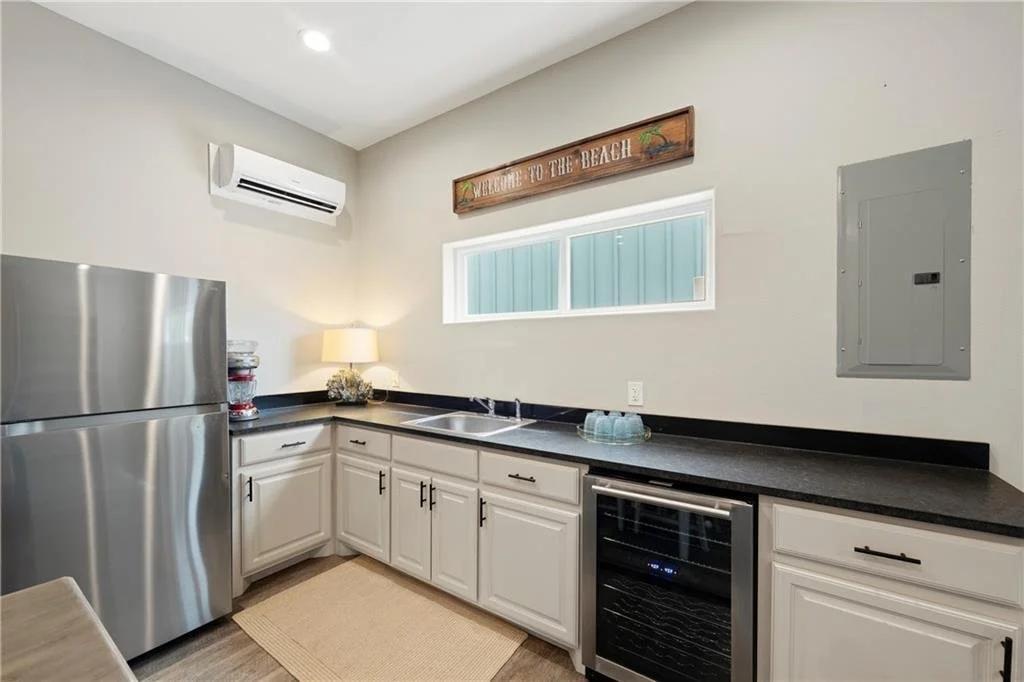 853 Oceanside Dr 13.jpg