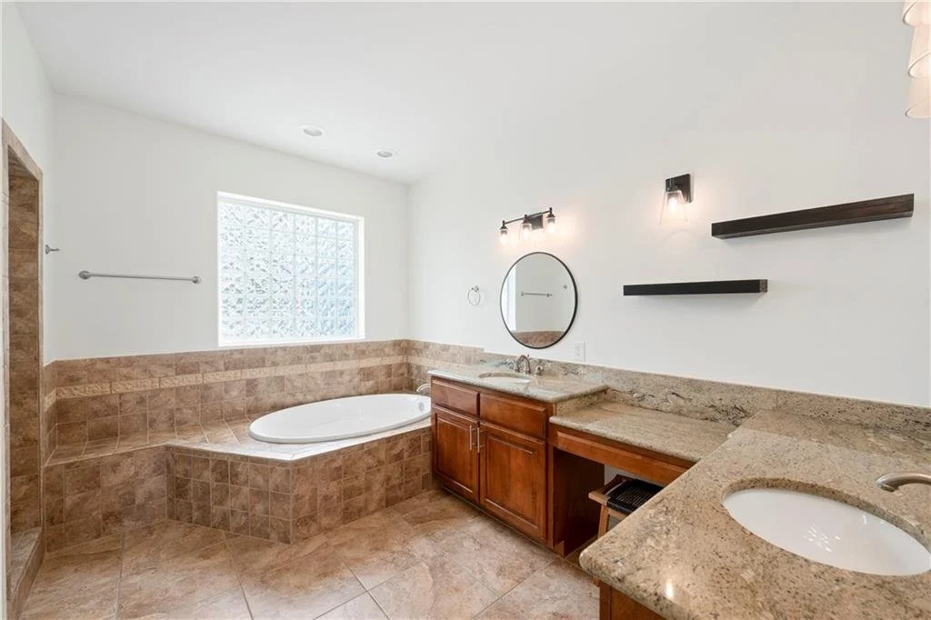 853 Oceanside Dr 16.jpg