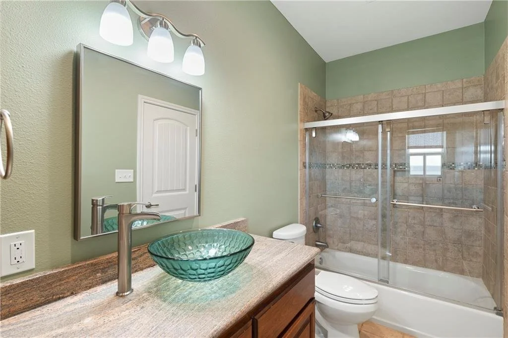 853 Oceanside Dr 22.jpg