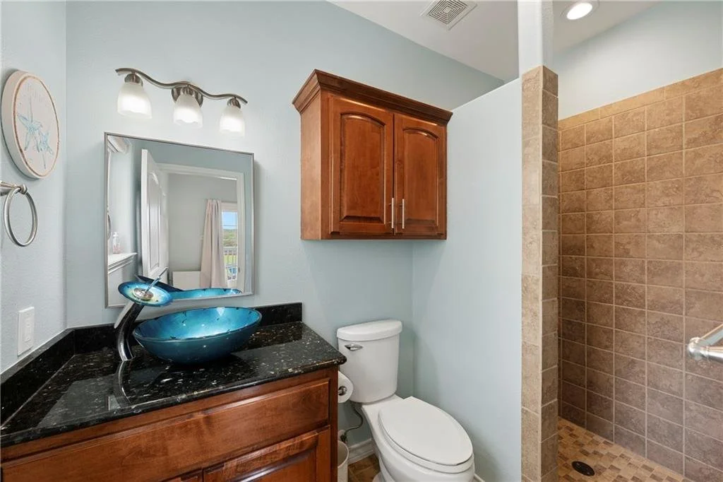 853 Oceanside Dr 26.jpg