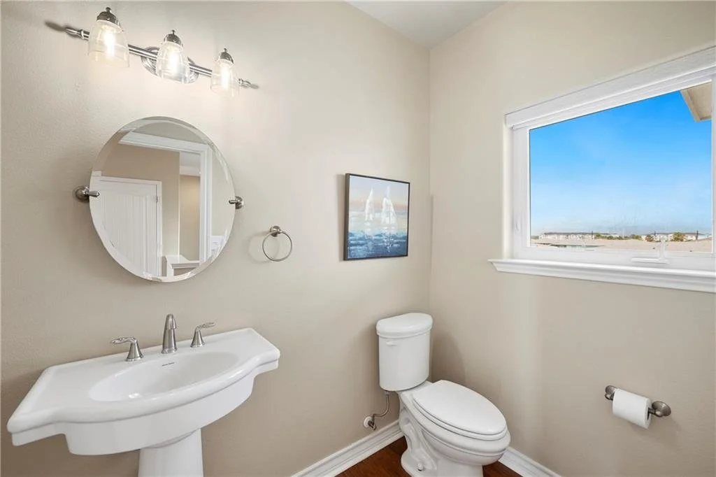 853 Oceanside Dr 28.jpg