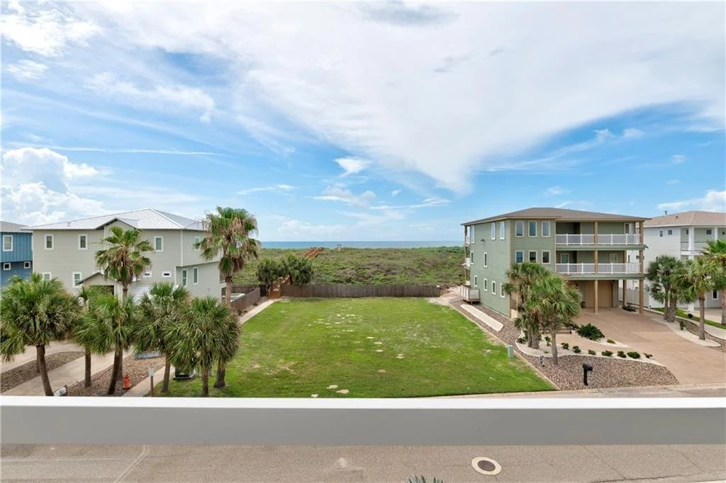 853 Oceanside Dr 38.jpg