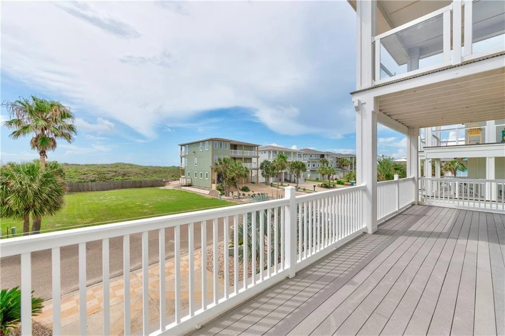 853 Oceanside Dr 40.jpg