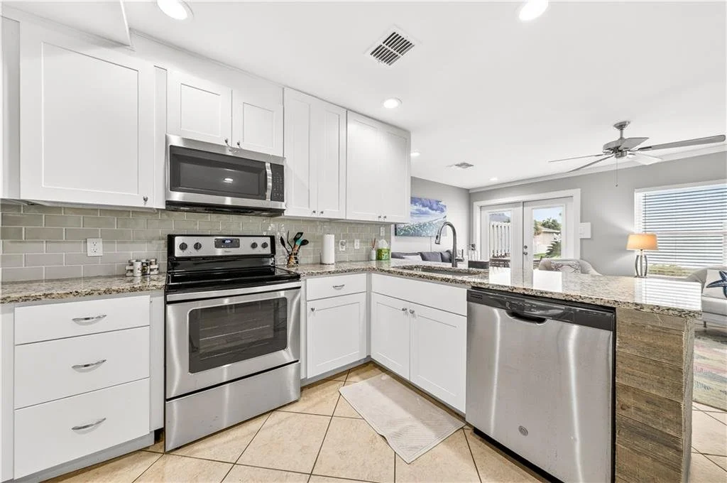 125 El Cortez Condos 10.jpg