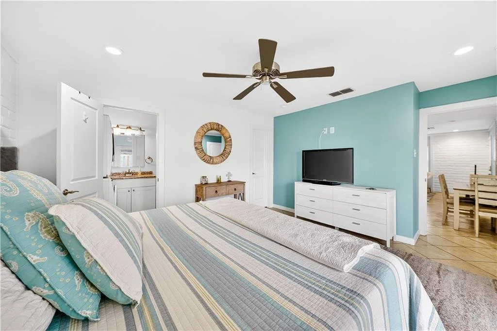 125 El Cortez Condos 18.jpg