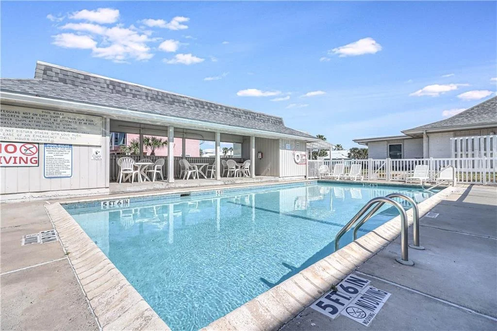 125 El Cortez Condos 28.jpg
