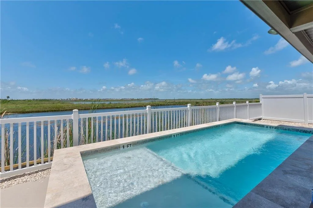 185 Paradise Pointe 2.jpg