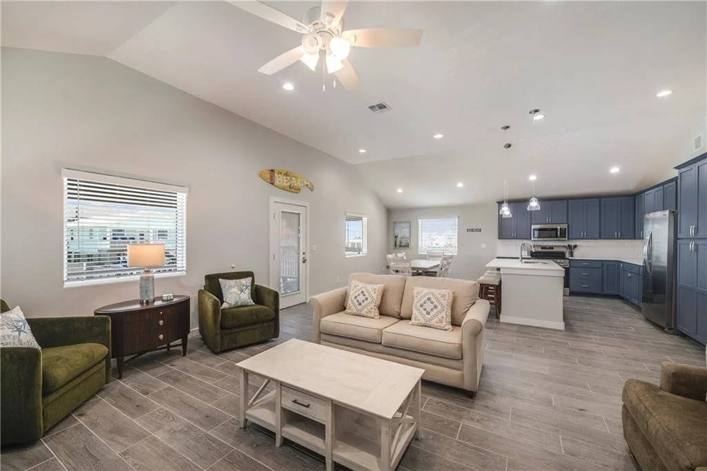 185 Paradise Pointe 8.jpg