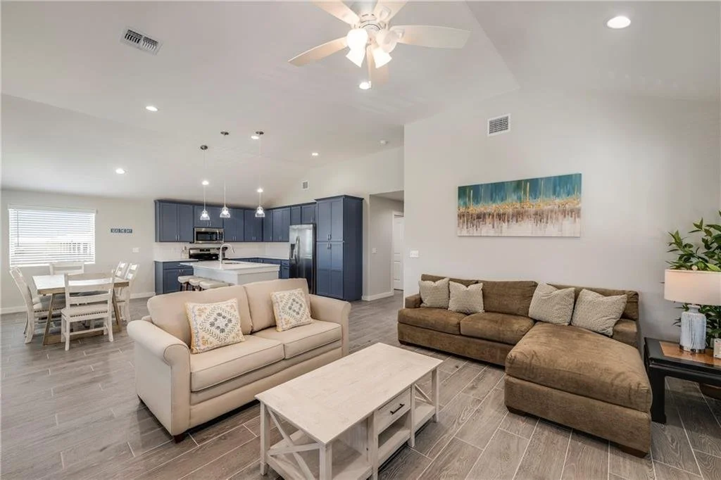 185 Paradise Pointe 9.jpg
