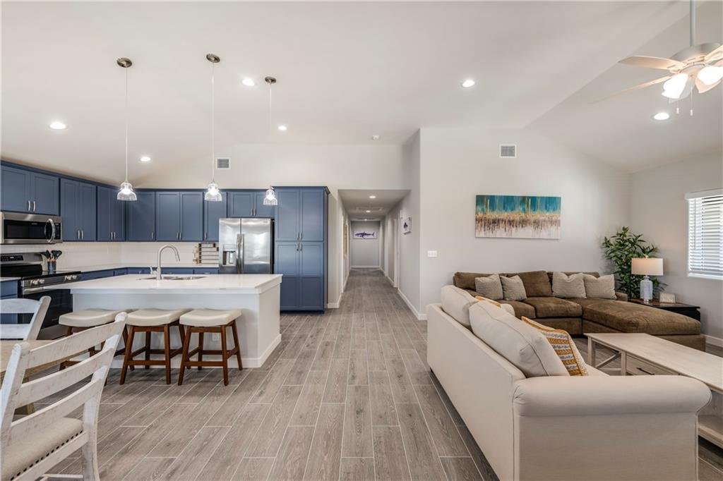185 Paradise Pointe 14.jpg