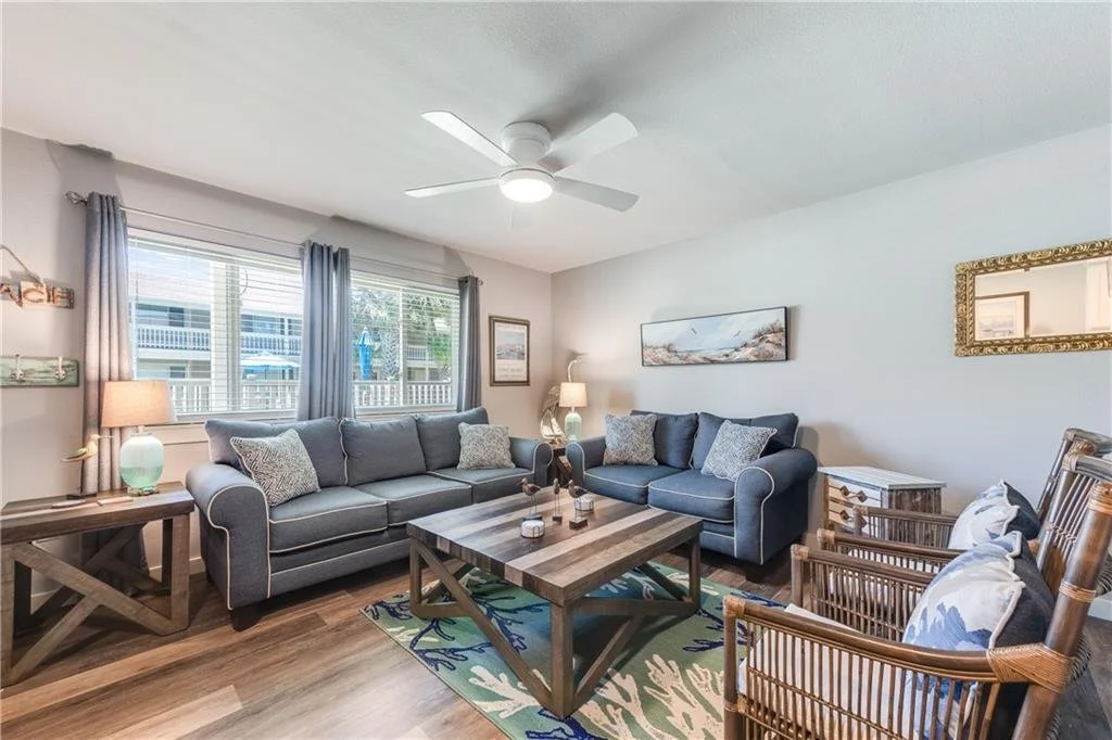 128 Courtyard Condos 5.jpg