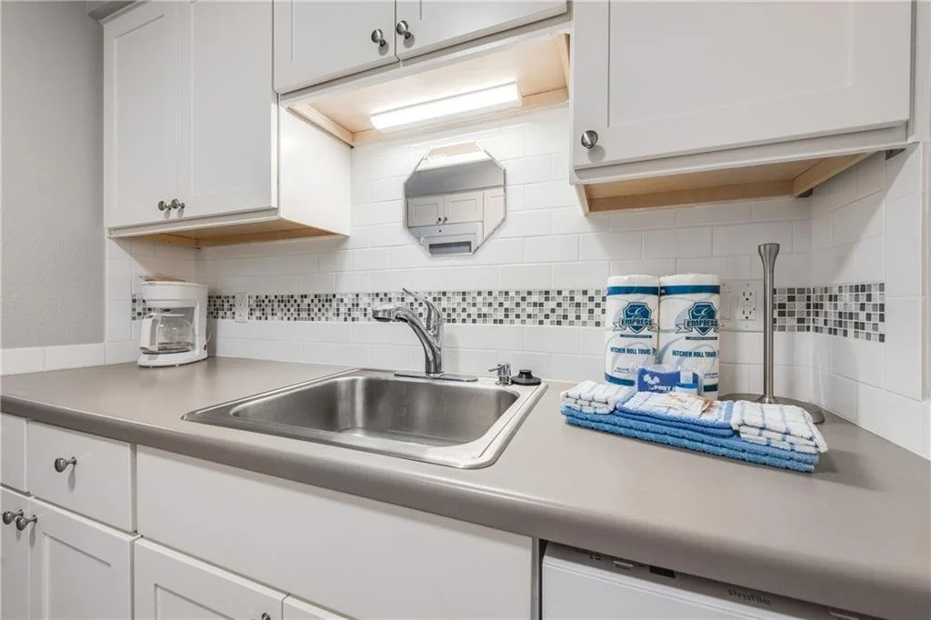 128 Courtyard Condos 13.jpg