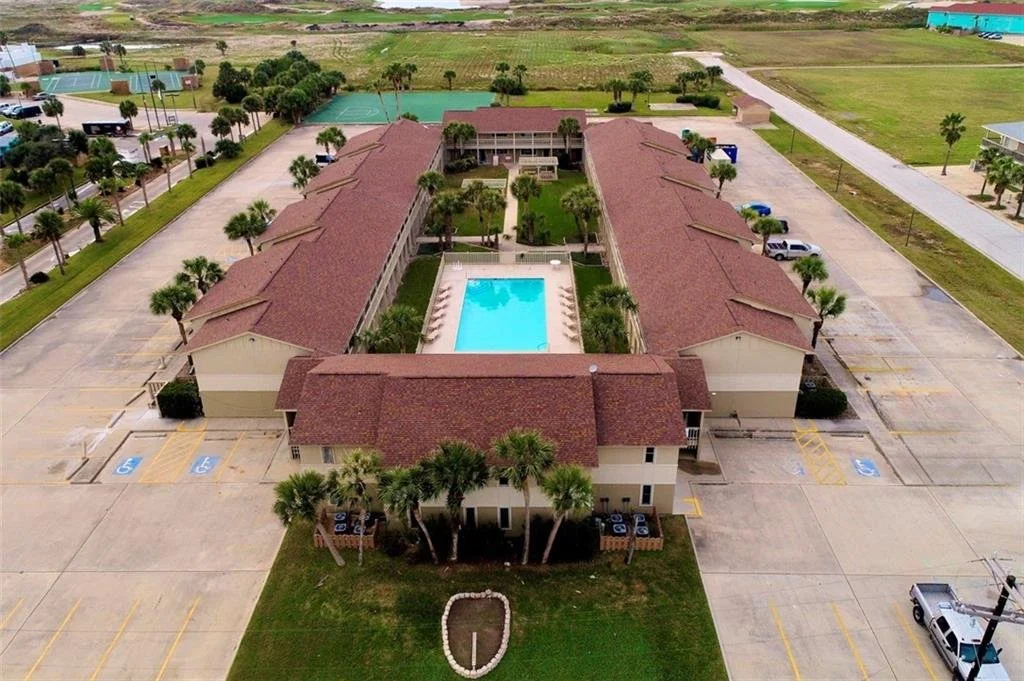 128 Courtyard Condos 21.jpg