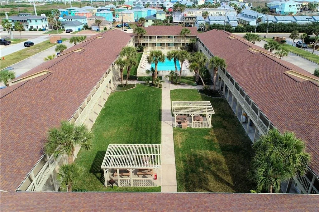 128 Courtyard Condos 22.jpg