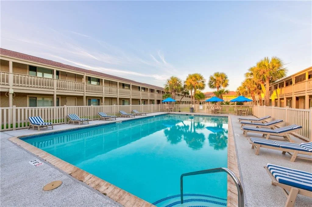 128 Courtyard Condos 23.jpg