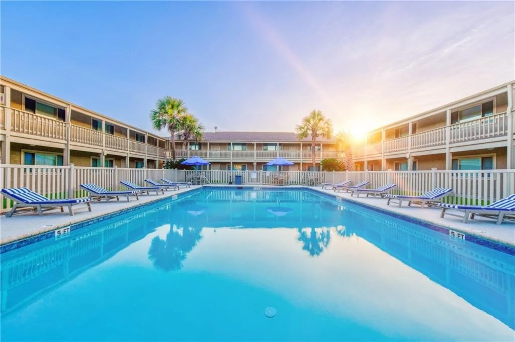 128 Courtyard Condos 24.jpg