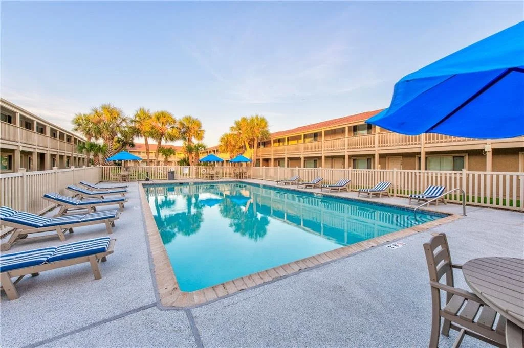 128 Courtyard Condos 25.jpg