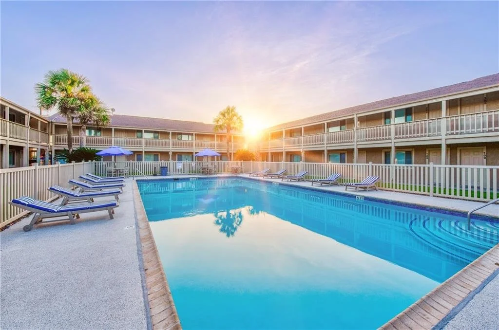 128 Courtyard Condos 26.jpg