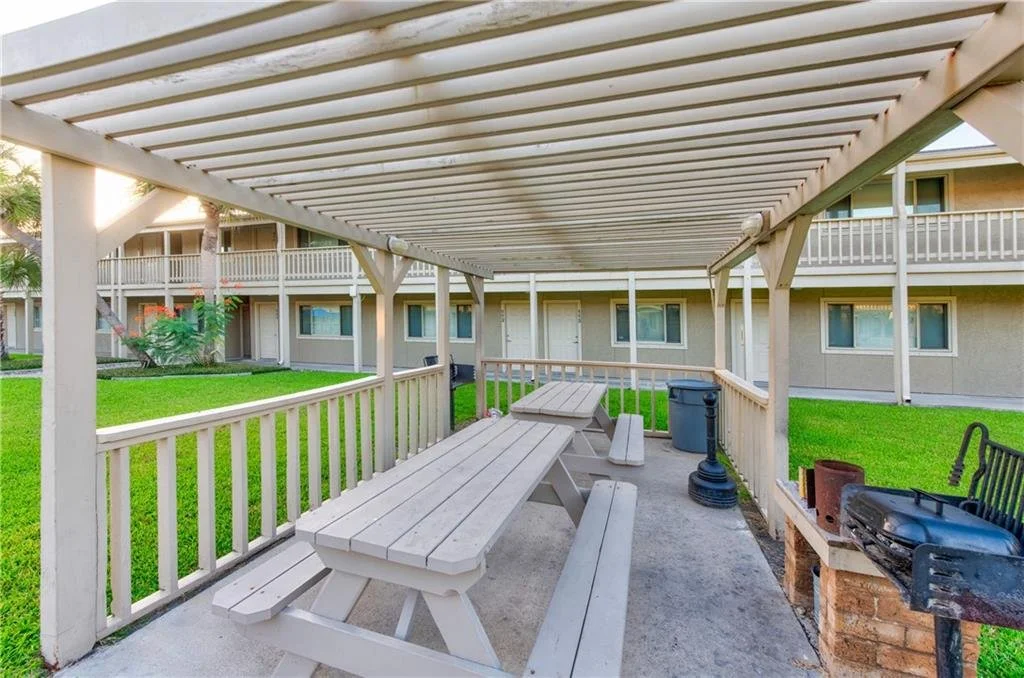 128 Courtyard Condos 30.jpg