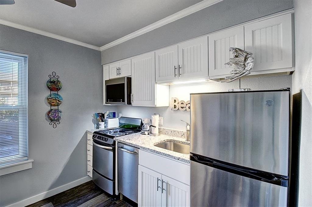 129 Courtyard Condos 19.jpg