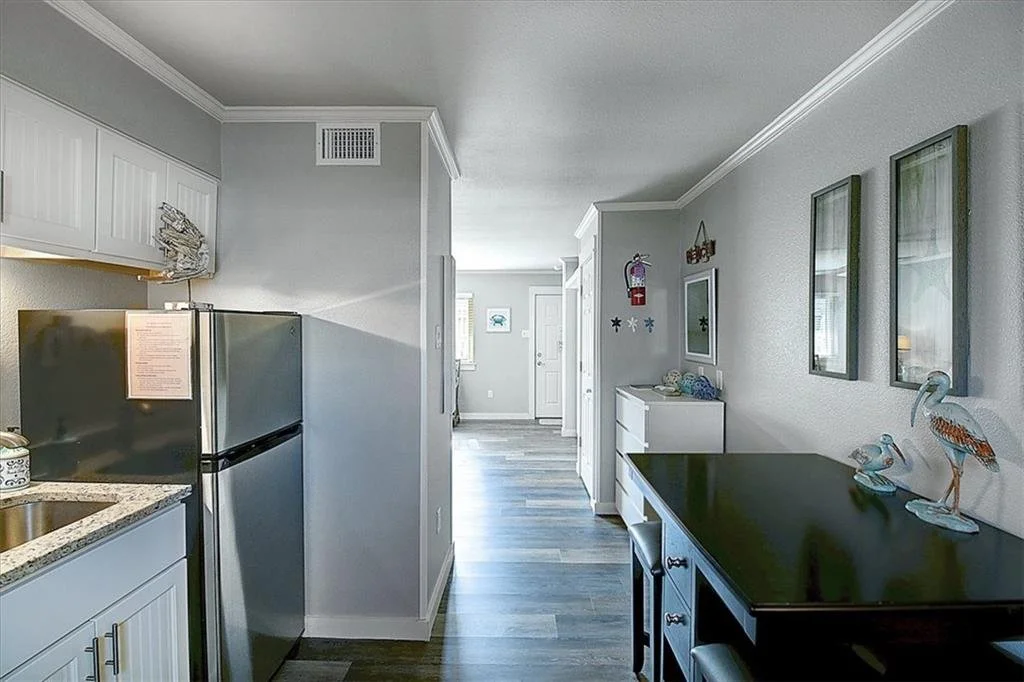 129 Courtyard Condos 20.jpg