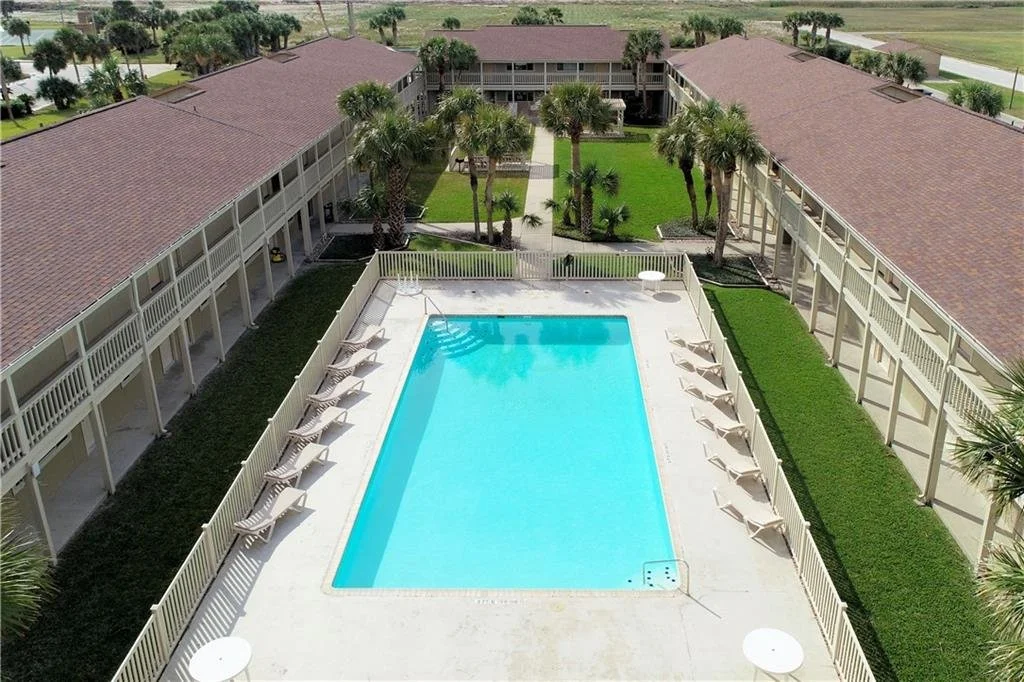 129 Courtyard Condos 26.jpg