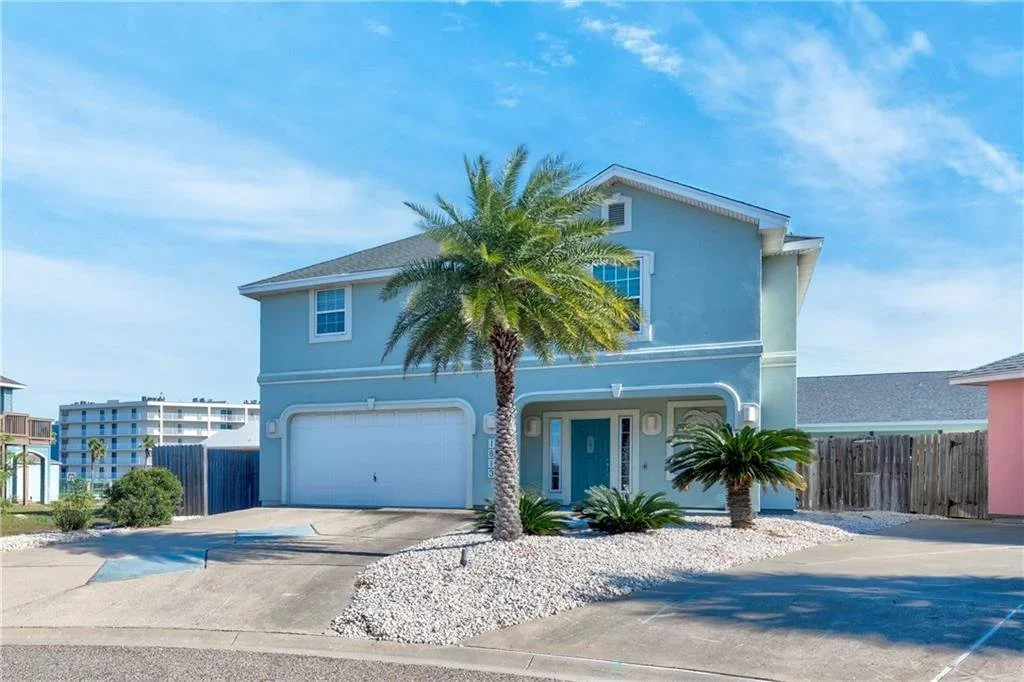 1813 Palisades Drive