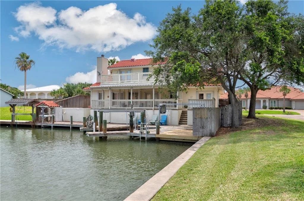 305 Marina 4.jpg
