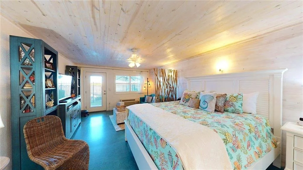 115 Sea Breeze Suites 4.jpg