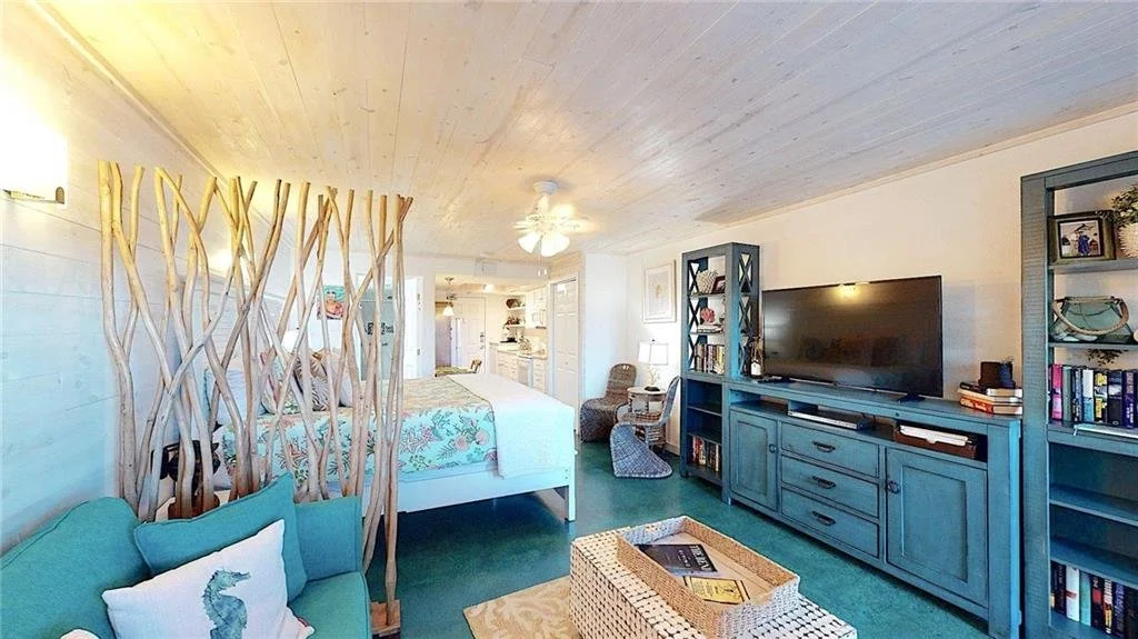 115 Sea Breeze Suites 7.jpg