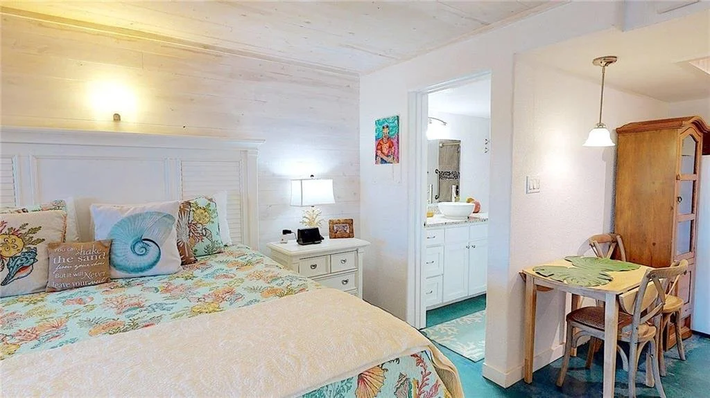 115 Sea Breeze Suites 8.jpg