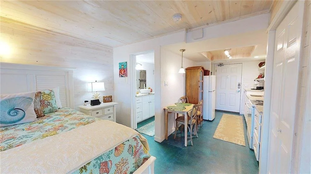 115 Sea Breeze Suites 9.jpg