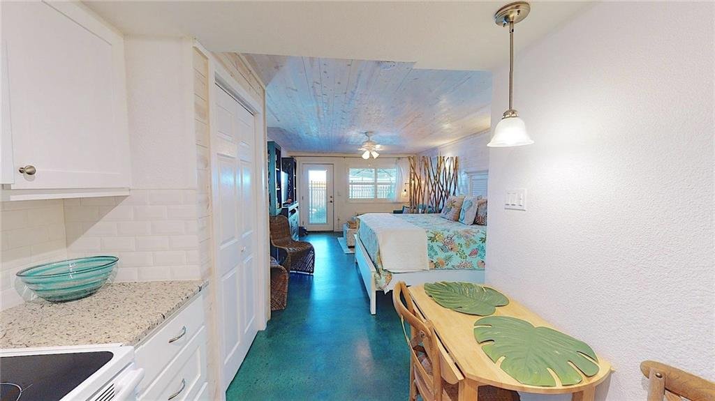 115 Sea Breeze Suites 13.jpg