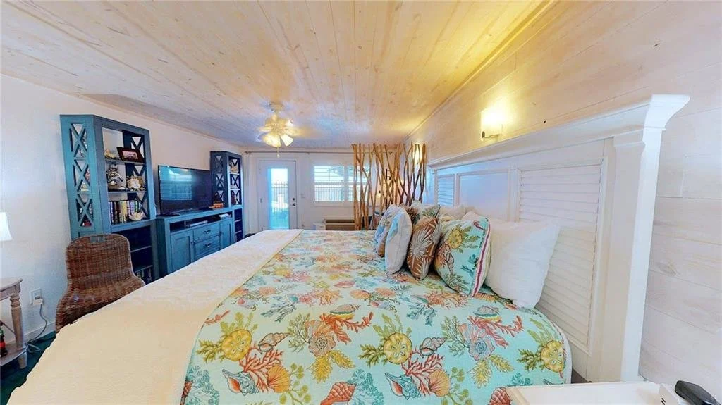 115 Sea Breeze Suites 14.jpg