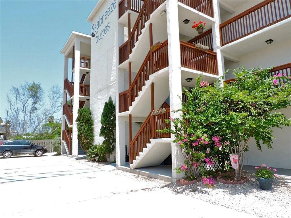 115 Sea Breeze Suites 31.jpg
