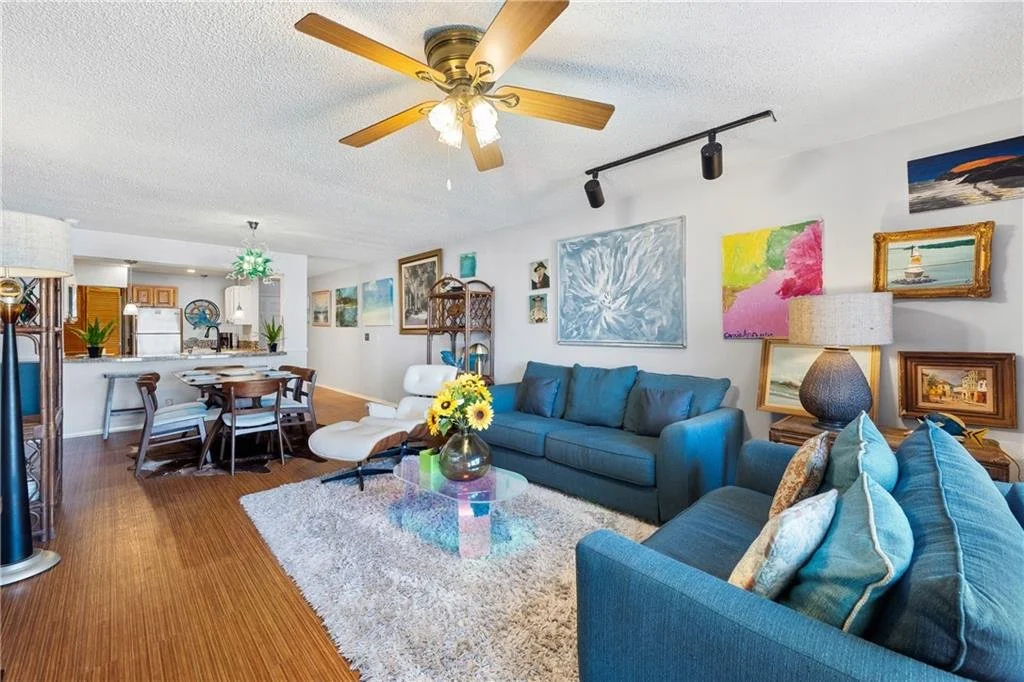 305, La Mirage 15.jpg