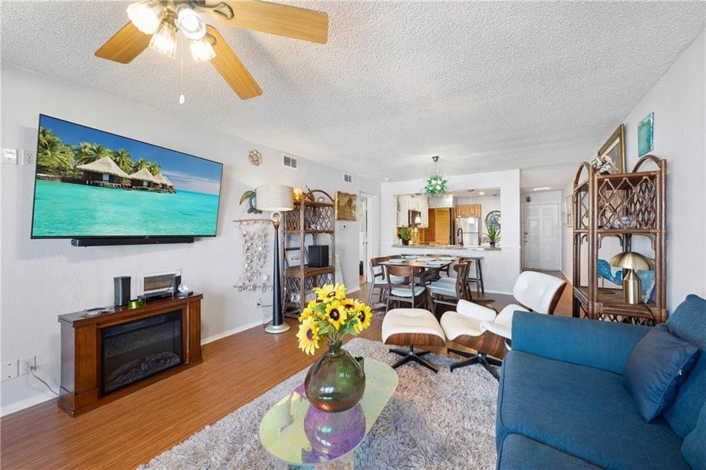305, La Mirage 16.jpg