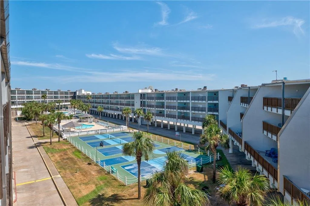 305, La Mirage 29.jpg