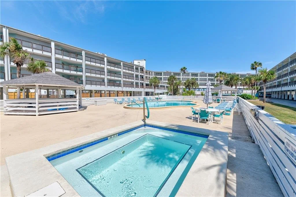 305, La Mirage 31.jpg