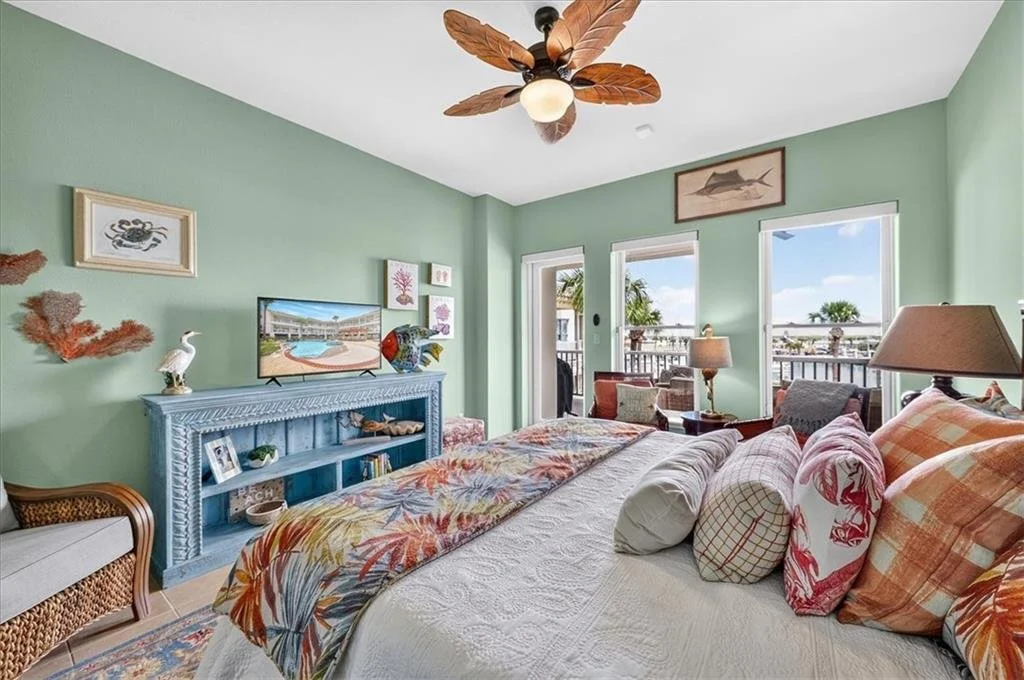 206 Harbour Condos 20.jpg